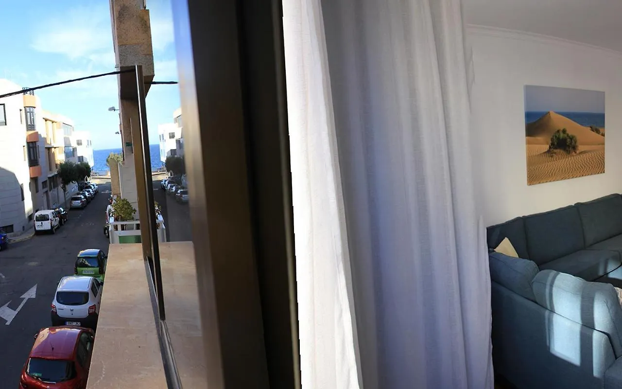 Canarifornia - Free Parking And Family Getaway Apartment Telde
